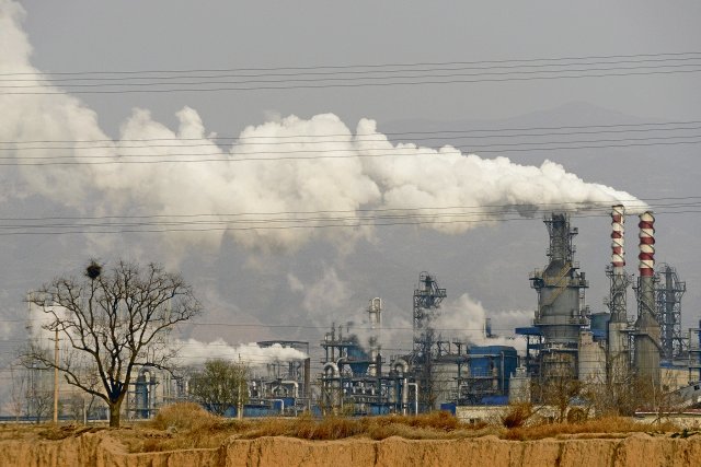 Kohleverarbeitungsanlage in China: Trotz des rasanten Ausbaus erneuerbarer Energien setzt das Land nach wie vor auch auf Kohle.