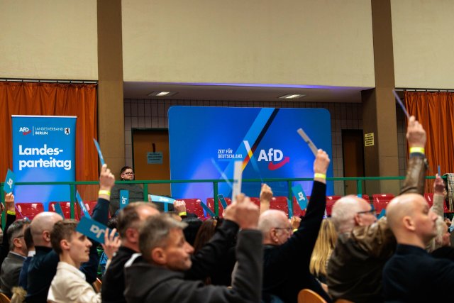 Die Berliner AfD, fast schon ein Stammgast in der Wiesenhalle von Jüterbog.