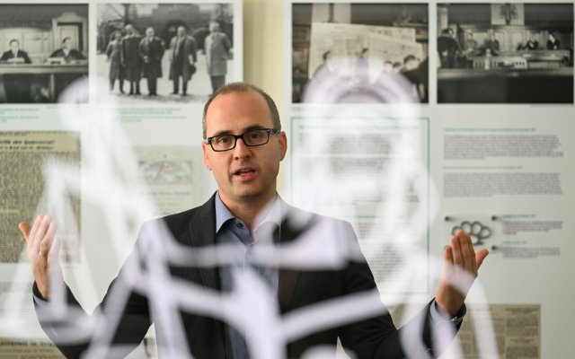 Johannes Leicht präsentiert in der Gedenkstätte Lindenstraße eine Ausstellung zu politischer Justiz im Potsdam der Jahre 1919 bis 1933.