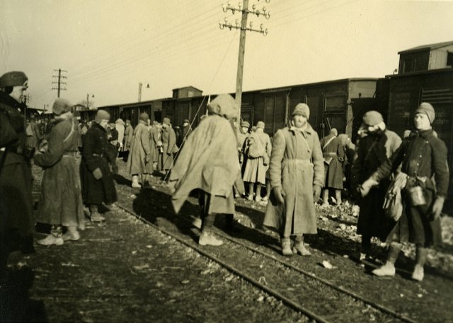 Ankunft von Kriegsgefangenen am Bahnhof Jacobsthal