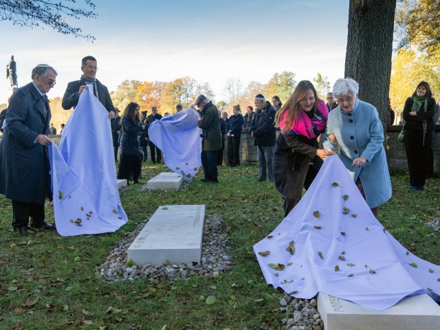 Die Steinquader werden enthüllt.