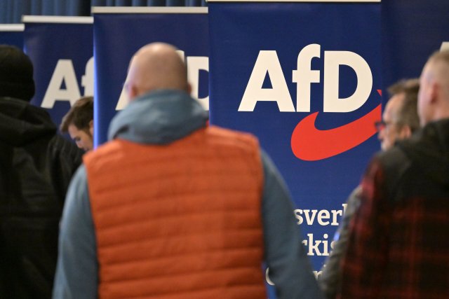 Zumindest vorerst dürfen weiter alle AfD-Mitglieder zu Parteitag...