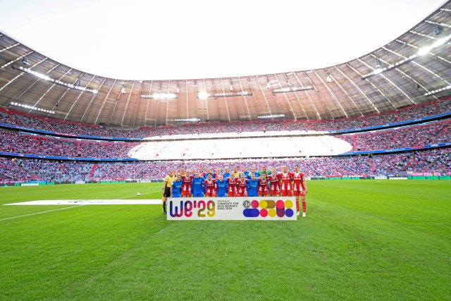 Werben, wie und wo es nur geht: Auch die Fußballerinnen aus Münc...