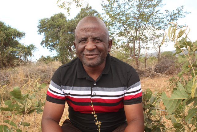 Tongai Chipiro ist Dorfvorsteher und Mitglied des Wasserschutzkomitees seiner Gemeinde in Chimanimani.