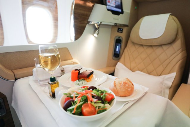 Muss es bei Dienstreisen auf Kosten des Steuerzahlers die Busine...