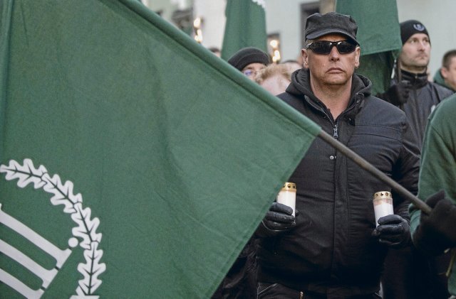 Die rechtsextreme Kleinstpartei Dritter Weg wird in der Hauptsta...