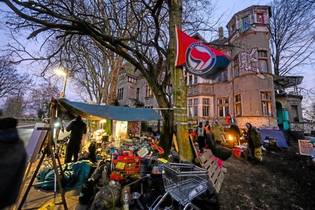 Am Donnerstag wurde die Besetzung der &raquo;Villa Kunterbunt&laquo; beendet.