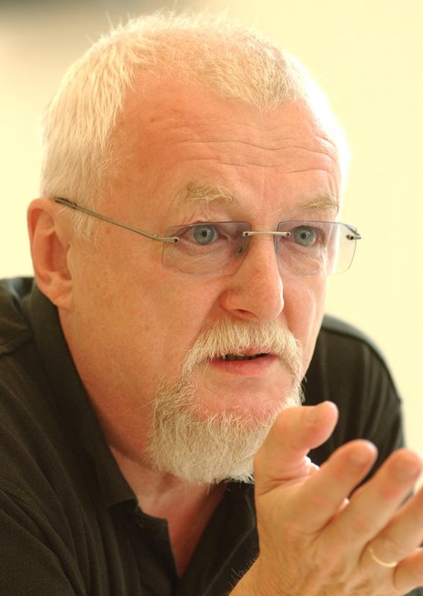Prof. Peter Porsch, geboren 1944 in Wien, ist Linguist, war lange Jahre PDS-Landeschef in Sachsen.