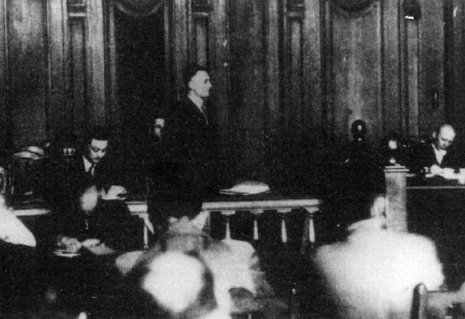 Richard Scheringer vor dem Reichsgericht bei seinem zweiten, im April 1932 begonnenen Prozess