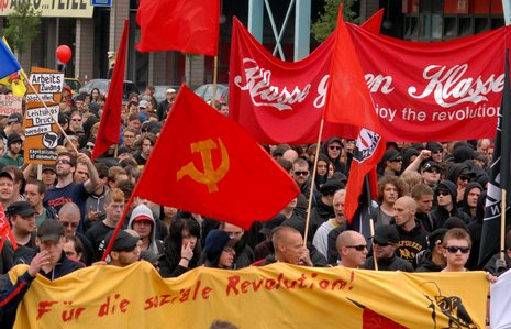 Bei der letzten Krisen-Demonstration gingen im Juni Zehntausende auf die Berliner Stra&#223;en. ND-