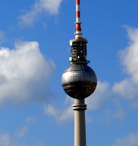 Fernsehturm in Berlin, nicht zu verfehlen f&#252;r Touristen. ND-