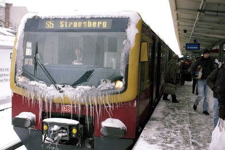 Die S-Bahnen trotzten dem Winter, dafür spielten die Weichen nicht mit.