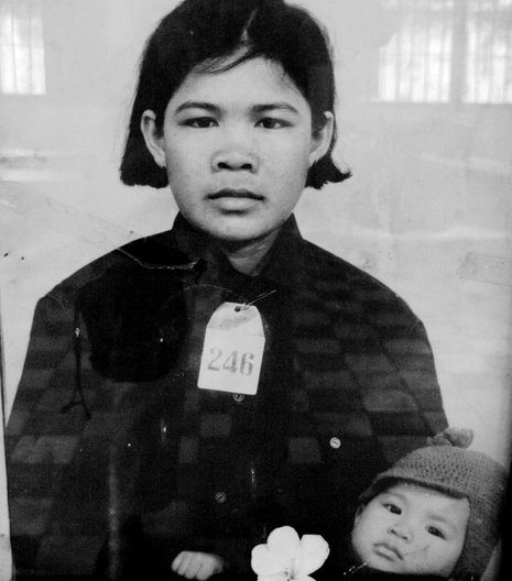 Eines von tausenden Fotos aus Tuol Sleng, zwei von zwei Millionen Mordopfern des Pol-Pot-Regimes