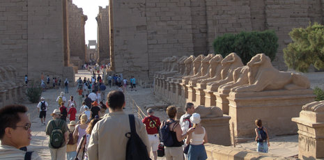 Ein beliebtes Reiseziel in Ägypten: die Karnak-Tempel bei Luxor. Doch das Auswärtige Amt rät derzeit von Ägypten-Reisen ab. ND-