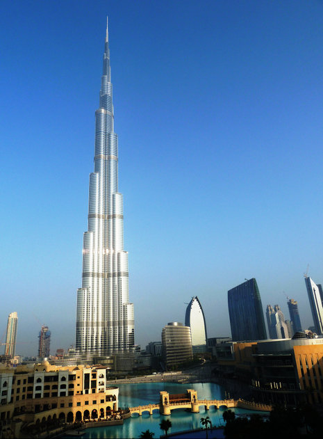 Der Burj Khalifa in Dubai Downtown &ndash; mit 828 Metern das höchste Gebäude der Welt
