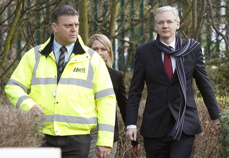 Wikileaks-Mitbegründer am Donnerstag auf dem Weg ins Gericht.