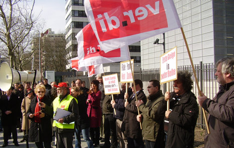 Proteste vor der Konzernzentrale in Eschborn.