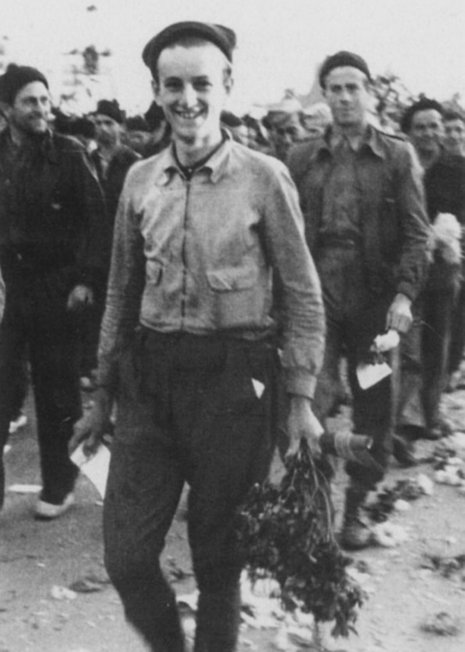 Hans Landauer bei der Verabschiedung der Interbrigaden am 28. Oktober 1938 in Barcelona.