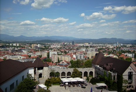 Von der Burg über Ljubljana könne man bei klarem Wetter ein Viertel des Lande überblicken, heißt es. Ein – wie zu sehen – schönes Land.