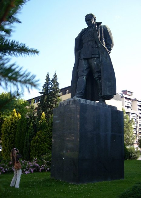 Sein wachsamer, besorgter Blick wird noch immer geschätzt: Marschall-Tito-Denkmal in der Industriestadt Velenje.