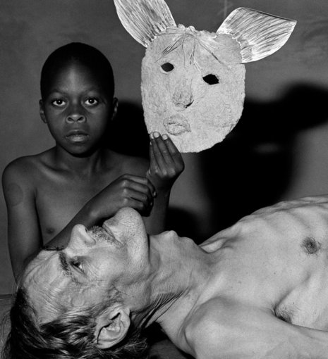 Roger Ballen: Tommy Samson and a mask. 2000. Courtesy the artist 
and Gagosian Gallery