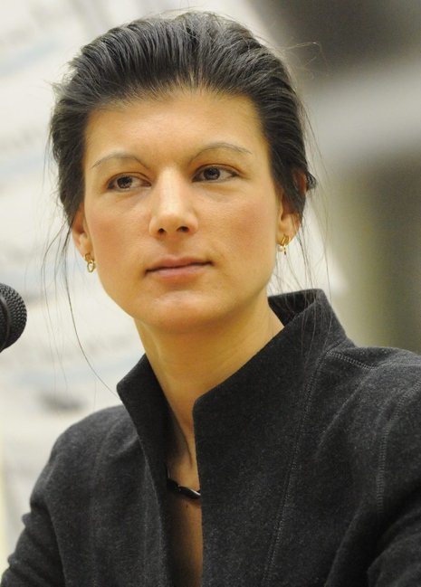 Sahra Wagenknecht, Jahrgang 1969, ist stellvertretende Vorsitzende der Linkspartei und wirtschaftspolitische Sprecherin ihrer Fraktion im Bundestag.
