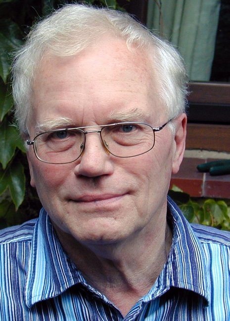 Prof. Dr. Arno Kl&ouml;nne, 1931 geboren, ist Sozialwissenschaftler und lehrte an der Universit&auml;t Paderborn. Er ist Mitherausgeber der Zweiwochenzeitschrift &raquo;Ossietzky&laquo;.
