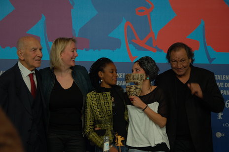 Von l. nach r.: Stéphane Hessel, Delphine Mantoulet, Mamebetty Honore Diallo, Isabel Vendrell Cortès, Tony Gatlif.