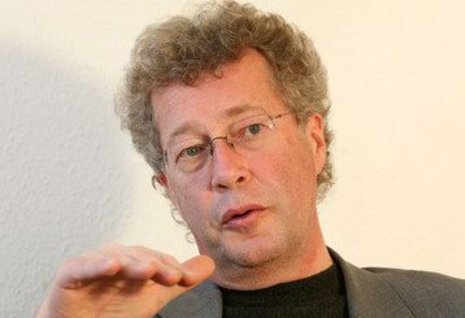 Holger Brandes lehrt an der Evangelischen Hochschule für Soziale Arbeit in Dresden.