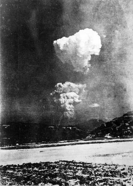 Rauchzeichen über Hiroshima