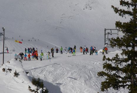 Hoch oben über Champéry ist ein guter Startpunkt für die Skisafari über die Pisten von Portes du Soleil.