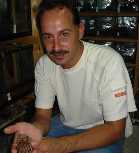 Matthias K&#246;hler aus dem s&#228;chsischen Kreischa hat sein Hobby zum Beruf gemacht: Der 36-J&#228;hrige ist einer der wenigen professionellen Z&#252;chter von Vogelspinnen in Deutschland.