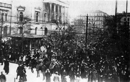 Massenkundgebung auf dem Augustusplatz in Leipzig am 9. November 1918