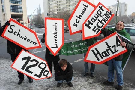 Proteste vor dem Willy-Brandt-Haus gegen die geplante Schülerdatei: