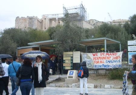 Am Fuße der Akropolis: Die Forderung nach Festanstellung für die Beschäftigten des Athener Wahrzeichens.