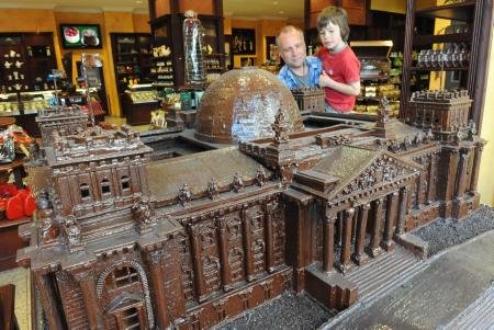 Einen Reichstag zum Vernaschen haben die Chocolatiers Fassbender & Rausch kreiert.