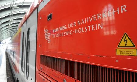 S-Bahn-Ersatz aus Schleswig-Holstein im Einsatz zwischen Ostbahnhof und Potsdam.
