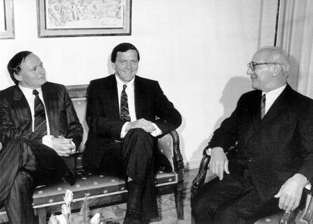Oskar Lafontaine und Gerhard Schr&#246;der bei Honecker zu Besuch, 9. September 1987