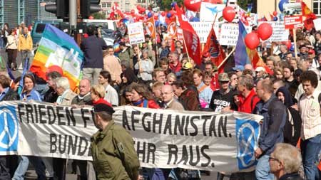 Demo gegen den Afghanistan-Einsatz im September 2007 in Berlin.