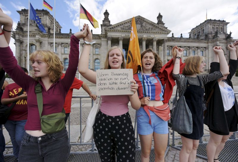Ohne Klimaschutz keine Sommerpause für Politiker*innen, forderten Emma und die anderen Schüler*innen von Fridays for Future am Tag der letzten Plenarsitzung des Bundestags.