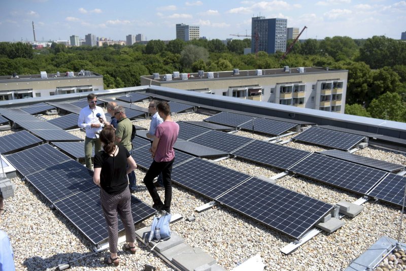 Die modernen Solarmodule auf dem Dach in Lichtenberg sorgen dafür, dass die klimaneutralen Häuser zu 70 Prozent stromautark sind.
