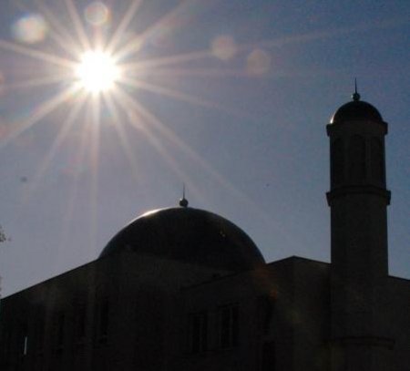 Die Khadija-Moschee ihr Imam Abdul Basit Tariq