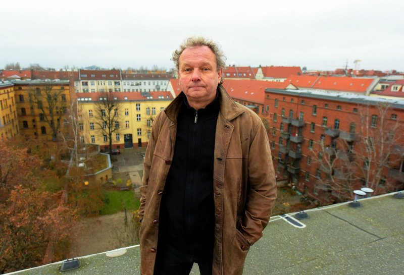 Ulf Heitmann auf dem Dach der Wohnanlage Bremer Höhe