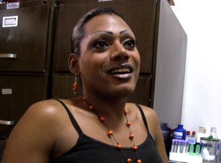 Die Transsexuelle Vanessa aus Caracas wirbt f&#252;r HIV-Pr&#228;vention.