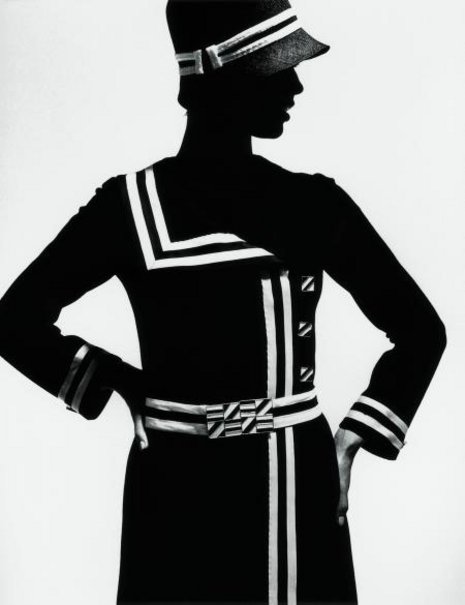 Stilisiert und formal beeindruckend: Modefotografie von Franz Christian Gundlach aus den 60er Jahren Fotos: F. C. Gundlach