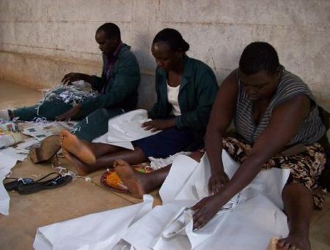 Die Handwerkerkooperative SMOLART in Kenia ist eine Erfolgsgeschichte, die auf Solidarit&#228;t gr&#252;ndet.