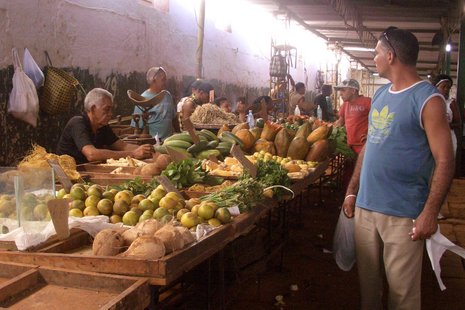 Bauernmarkt in der Altstadt von Havanna