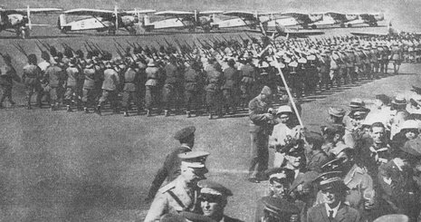 Parade italienischer Truppen vor dem Angriff auf &#196;thiopien, 1935
