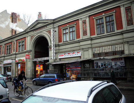 Die Fassade der Martkhalle in der Eisenbahnstraße ND-
