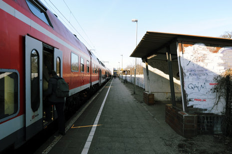 Noch in Betrieb: Maroder Bahnsteig in Karlshorst